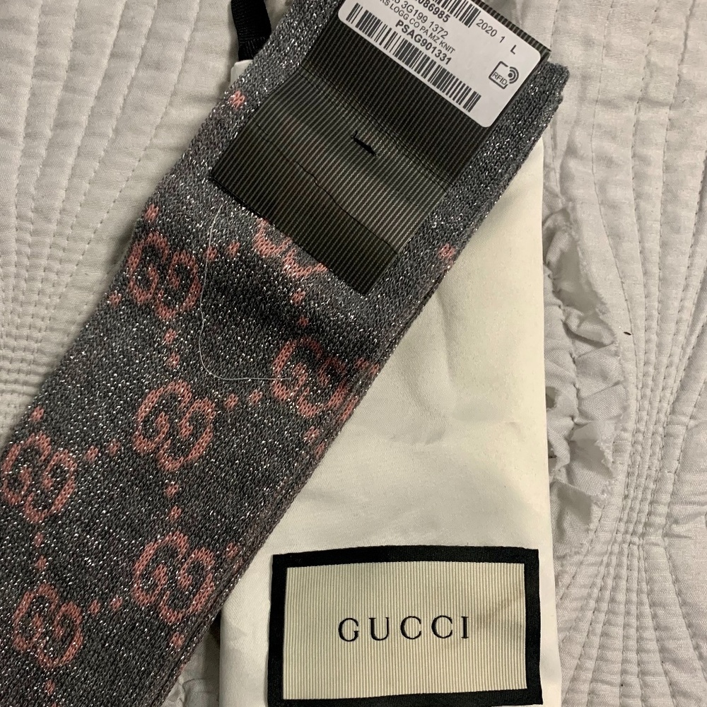 Gucci GG Grey with Pink Logo Socks NEW